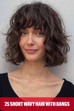 Short-Length Messy Waves and Bangs for Thick Hair Pelo Bob Ondulado, Bob Riccio, Short Wavy Hairstyles For Women, Bangs Wavy Hair, Thick Wavy Hair, Wavy Haircuts