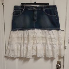 Jean/White Half Jean Half White Lace Skirt 21" Across The Waist 26.5" Long Jean Skirt With Lace, Denim And Lace Outfits, Diy Lace Jeans, Upcycle Jeans Skirt, Jean Upcycle, Lace Jeans, Tassel Skirt, White Lace Skirt, Funky Outfits