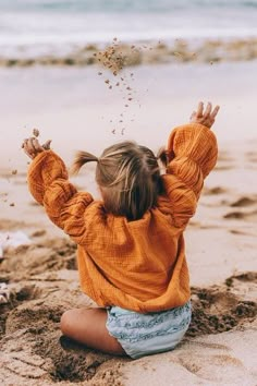 OBSESESD with the sand Barefoot Blonde, Foto Tips, Foto Baby, Future Children, Tiny Humans, Future Family, Kids Style, Mini Me, Future Kids