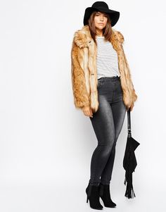 ASOS Curve | ASOS CURVE Vintage Look Faux Fur Coat at ASOS Curvy Street Style, Body Plus Size, Eclectic Chic, Casual Glam, Fashion Curvy, Curvy Style