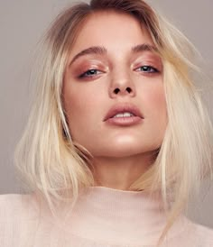 pretty make-up and hair Editorial Make-up, Pale Makeup, Glossy Makeup, Photoshoot Makeup, Natural Wedding Makeup, Trendy Makeup, Beauty Shoot, Editorial Makeup, Beauty Editorial