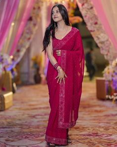 Gulabi saree 🌷🌷 Gulabi Saree, Beauty Pics, Indian Beauty Saree, Indian Wear, Indian Dresses, Dress Collection, Saree, Birds, Models