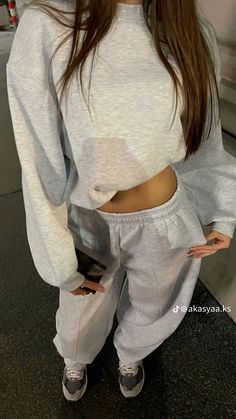 Winter Outfits Dressy Night Out, Jogger Outfit, Ny Outfits, Outfits Dressy, Cold Outfits, Outfit Inspo Casual, Chill Outfits, Cute Comfy Outfits, Cute Everyday Outfits