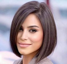 Oval Face Haircuts, Bob Haircut For Fine Hair, Red Fall, Short Bob Haircuts, Haircuts For Fine Hair, Face Hair