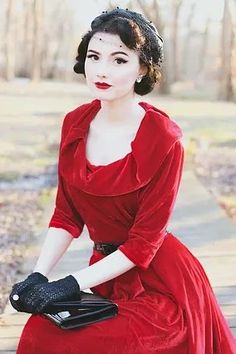 Elizabethan Costume, Vintage Photography Women, Vintage Fashion 1950s, Pin Up Outfits, Photography Vintage, Ideas Vintage, Wedding Gowns Vintage, Flirty Dresses, Rockabilly Dress