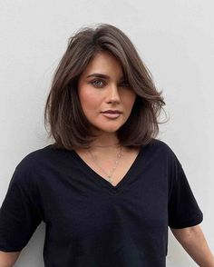 Layered Haircuts With Side Bangs, Haircuts With Side Bangs, Short Hair Side Part, Side Part Hairstyles, Medium Layered Haircuts, Medium Layered, Medium Length Hair With Layers, Lob Haircut, Shoulder Length Hair Cuts