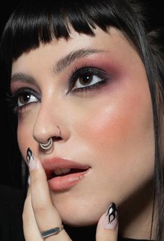 Makeup For Dark Hair, Maquillaje Dark, Dark Makeup Looks, Makeup Portfolio, Bold Makeup Looks, Makeup For Moms, Swag Makeup, Make Do, Fancy Makeup