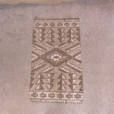 an area rug is shown on the floor