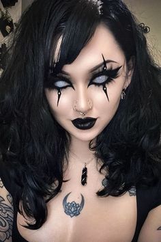 Pretty Goth Makeup, Scary Makeup Halloween, Halloween Makeup Creative, Goth Makeup Looks, Cosmetic Inspiration, Elegant Goth, Halloween Makeup Ideas, Scary Cat, Goth Glam