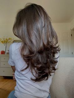 Healthy Hair Layers, Long Layers And Angles Haircuts, Face Framing Layers Back View, Layered Angled Haircut, Layers For Hair Medium, Hair Cuts Inspo Layers, 90s Layered Hair Long Brunette, Hair Cuts Girls Long, Angle To Frame Face Haircut