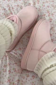 Cute Uggs, Pink Uggs, Pink Lifestyle, Dr Shoes, Sofia Coppola, Pink Girly Things, Rose Vintage, Girly Shoes, Shoe Inspo