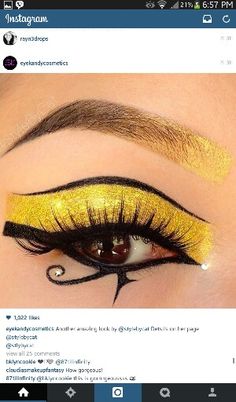 cute!!... follow eyekandycosmetics on instagram♥ Egyptian Make Up, Egyptian Eye Makeup, Cleopatra Makeup, Starověký Egypt, Egyptian Eye, Glitter Eye, Stage Makeup, Fantasy Makeup