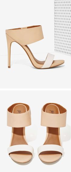 gorgeous Elegant Footwear, Walking Gear, Mule Heels, Fab Shoes, Fabulous Shoes, Hot Shoes, Fashion Sandals, Designer Dress, Crazy Shoes