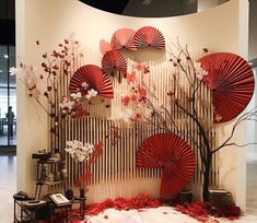 Chinese Theme Party Decorations Ideas, Japanese Wedding Decor, Chinese Decorations Party, Japanese Backdrop, Chinese Party Decorations, Decor Tet, Sangjit Decoration, Japanese Theme Parties, Asian Wedding Decor