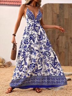 Holidaya Vestido De Alças De Espaguete Com Decote Em V E Estampa De Flores Outfit Minimalista, Square Neckline Dress, Chique Outfit, Royal Blue Dress, Vestidos Vintage, Women's Casual Style, Indian Outfit, Long Prom Dress