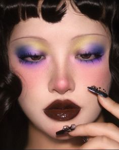 1980's Makeup, Going Out Makeup, Winter Makeup, Colorful Makeup, Makeup Trends, Vivienne Westwood, Makeup Nails, Makeup Looks