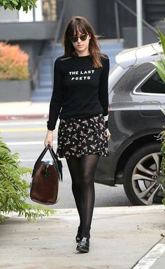 Dakota Johnson Street Style, Dakota Style, Dakota Johnson Style, Dakota Fanning, Dakota Johnson, Black Tights, Mode Inspiration, Looks Vintage, Outfits Casuales