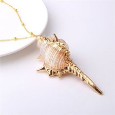 قلادات متدلية, Boho Chique, Sweet Earrings, Mermaid Jewelry, Celtic Knots, Seashell Necklace, Mermaid Necklace, Conch Shell, Shell Necklace