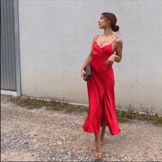 Red Satin Dress Long, Red Satin Slip Dress, Zara Pink Dress, Zara Embroidered Dress, Zara Red Dress, Style Midi Dress, Red Satin Dress, Red Slip Dress, Black Backless Dress