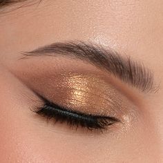 Golden Eye Makeup, Golden Eyeshadow, Golden Makeup, Mini Eyeshadow Palette, Make Up Gold, Formal Makeup, Natural Eyeshadow, Night Beauty, Gold Eyeshadow