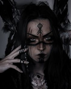 Druid Makeup, Pagan Makeup, Warrior Makeup, Viking Halloween Costume, Witchy Makeup, Vikings Halloween, Halloween Makeup Witch, Creepy Halloween Makeup