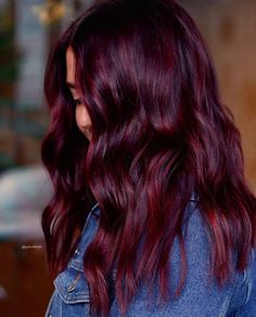 Wella Professionals Nordic on Instagram: “We're detecting major ruby red tones in this #BlackCherryHair from Wella Passionista @topknotbalayage ❤️ 🍒 Make sure to hit save to keep…” Dark Maroon Hair, Burgundy Hair With Highlights, Deep Burgundy Hair, Pelo Color Borgoña, Red Burgundy Hair Color, Burgundy Red Hair, Black Cherry Hair Color