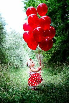 Freude in der Natur - Baby mit Ballons 1st Birthday Photos, Foto Tips, First Birthday Photos, Red Balloon