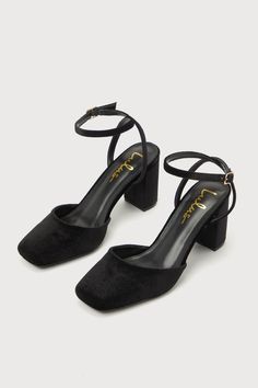 Add a touch of sophistication and class to any 'fit with the Lulus Izzori Black Velvet Square Toe Ankle Strap Heels! Soft, plush velvet shapes these chic heels that feature a square-toe upper and a low-cut collar. Slender straps sprout from the sides and secures around the ankle with a shiny gold buckle, all atop a sturdy block heel. 3" wrapped block heel. Cushioned insole. Felted rubber sole has nonskid markings. Man made materials. Imported. Lulus | Izzori Black Velvet Square Toe Ankle Strap H Black Short Heels, Black Low Heels, Black Velvet Heels, Casual Wedding Guest Dresses, Black Heels Low, Chic Heels, Short Heels, Lulu Fashion, Velvet Heels