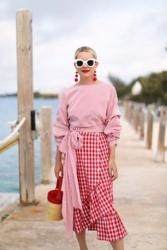 Atlantic - Pacific // Blair Eadie in Bermuda Diy Outfits, Blair Eadie, Look Rose, Spring Fashion Trends, Fashion Weeks, Pink Outfits, Looks Style