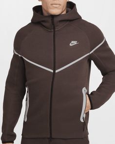 This classic Tech Fleece Windrunner offers polished warmth and comfort, but with reflective details that light up your look. Zippered pockets let you securely stow your essentials on the go. Shown: Baroque Brown Style: FZ0754-237 Nike Tech Fleece Pants, Nike Sportswear Tech Fleece, Nike Brown, Nike Tech Fleece, Nike Tech, Vans Shop, Jeans For Short Women, Tech Fleece, Nike Sports