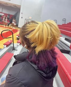 Pb And J Hair Color, Pb J Hair Color, Peekaboo Hair, Cute Hair Colors, Dyed Hair Inspiration, Dyed Natural Hair, Hair Dye Ideas, Natural Curls Hairstyles, Pretty Hair Color