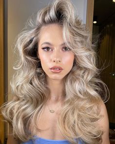 Highlights for Getting Hair Volume Messy Volume Hair, Hair Volume Haircuts, Extra Volume Hair, How To Add Volume To Hair Roots, Brushing Volume, Volume Wedding Hair, How To Add Volume To Hair, Add Volume To Flat Hair, Blow Dry Hair For Volume