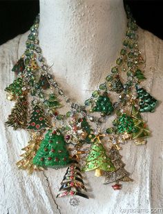 kay adams -- OH CHRISTMAS TREE, OH CHRISTMAS TREE Kay Adams, Christmas Tree Necklace, Vintage Jewelry Ideas, Collars Diy, Jewelry Christmas Tree, Vintage Jewelry Crafts, Christmas Necklace, Vintage Jewelry Art, Old Tree