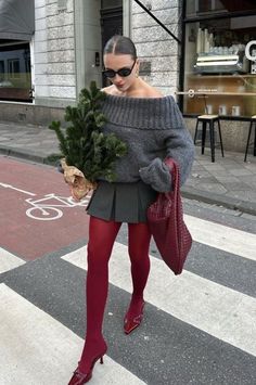 red tights outfit inspo, red leggings, red tights trend, trendy outfits, red leggings fashion, trendy red outfits, 2024 fashion trends Latina Outfits, Stockings Outfit, Red Stockings, Mode Inspo