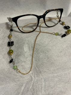 Glasses With Chain, Handmade Metal Glasses Chains As Gift, Glasses Chain Diy, Diy Glasses Chain, Glasses Chain Aesthetic, Aesthetic Glasses Chain, Gold Glasses Chain