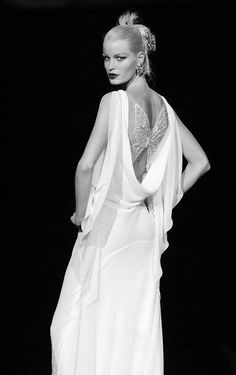 Valentino Haute Couture, Vintage Couture, Old Hollywood Glamour, Bridal Designs, Couture Collection, White Fashion