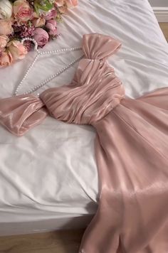 Pink Evening Gowns, Gown Prom Dresses, Satin Evening Gown, Prom Dresses Long Pink, Pink Prom Dress, Prom Dress Evening, Pink Prom, Prom Dress Inspiration, فستان سهرة