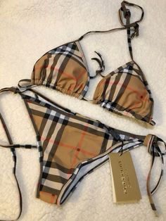 Louis Vuitton Outfits, Burberry Swimsuit, Beach Costume, Luxury Swimsuits, Holiday Outfits Summer, Preformance Outfits, Trendy Swimsuits, Swimsuit Design