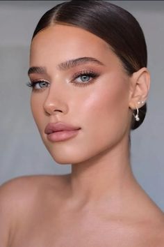 Soft Glam Old Money Makeup inspo Trucco Glam, Glam Bride Makeup, Natural Glam Makeup, Wedding Makeup Tutorial, Glam Wedding Makeup, Glam Bride, Wedding Makeup For Brown Eyes, Bridal Eye Makeup, Bridesmaid Hair Makeup