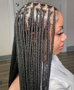 Box Braids Mixed Colors, Colors Box Braids, Low Bun Hair, Box Braids Knotless, Braids Hairstyles For Black Women, Box Braid Hair, Small Box Braids, Black Ponytail Hairstyles