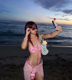 Cute Beach Outfits Bikinis, Harajuku Summer Outfits, 2000s Swimsuit Aesthetic, Gyaru Summer Fashion, Gyaru Fashion Beach, Barbie Summer Outfits, Gyaru Summer Outfits, Tropical Core Outfit, Beachcore Outfit