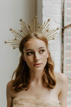 Gold Celestial Wedding, Halloweenský Makeup, Celestial Wedding, Soft Tulle, Head Piece, Bridal Crown, Dust Free, Junebug Weddings, Costume Halloween