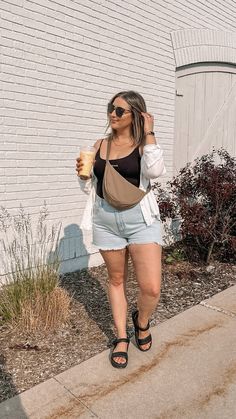 Casual everyday midsize summer 2023 outfits. Follow for @style.by.nayla on IG for more outfit ideas! Outfit Inspo Midsize, Midsize Summer Outfits, Midsize Summer, 2023 Outfits, Summer Outfits Casual, Midsize Fashion, Neutral Aesthetic, Aesthetic Style, Casual Summer Outfit