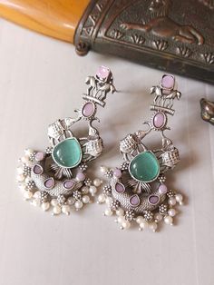 Girly Jewellery, Navratri Jewellery, Jewelry Prom, Creepy Images, Traditional Earrings, Indian Jewelry Sets