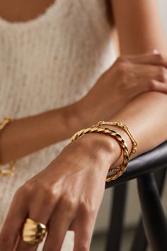 David Yurman's signature 'Cable' twist was originally inspired by ancient forms, but the design of this cuff is based on modern architecture. Designed to slip easily onto the wrist, it's crafted from 18-karat recycled gold and has smooth curved edges.<br><br>This product Reduces Waste. Find out more about NET SUSTAIN <a href="https://www.net-a-porter.com/en-gb/campaigns/net-sustain">here.</a> Minimal Gold Jewellery, Bracelet Poses, Jewelry Poses, Bracelet Types, Jewellery Campaign, Jewellery Shoot, Net Sustain, Latest Bracelets, Jewelry Editorial