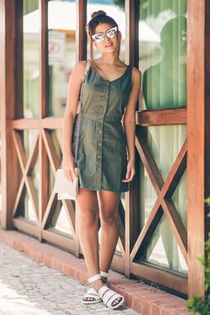 Dress Shorts Outfit, Interior Vintage, Look Cool, Moda Fashion, Green Dress, Spring Outfits, Casual Looks