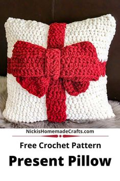 a crocheted pillow with the words free crochet pattern present pillow