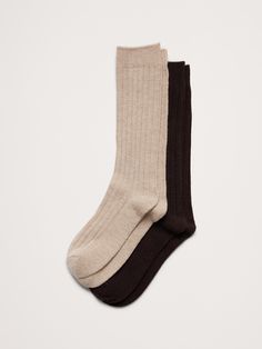 We revived this cozy, ribbed sock from the archives, crafting it in our best-selling, blended yarn with a touch of cashmere for luxurious warmth and softness.  Fits women's shoe sizes 6-10. Classic Fall Cashmere Socks, Classic Mid-calf Fall Socks, Classic Fall Socks, Classic Brown Socks For Fall, Luxury Gifts For Women, Trouser Socks, Luxury Gifts, Stylish Women, Banana Republic