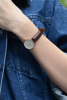 Korean Watches For Women, Wrist Watches For Women Classy, Woman Watch Aesthetic, Women Watch Collection, Women Watch Aesthetic, Watch For Women Classy, Minimal Watch Women, Watches Women Aesthetic, Watch Collection Women