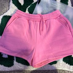 Pink Milkstain Sweatshorts Brand New I Have Receipt If Needed To See Comfy You’ll Love These Shorts Great For A Lazy Day! Red Lululemon Shorts, Spn Dr, Colorful Summer Outfits, Fire Clothes, Pink Sweat, Athleta Shorts, Champion Shorts, Sweatpants Shorts, Nike Running Shorts